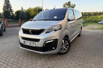 9osobowy/Nawigacja/Kamera cofania/Zarejestrowany/